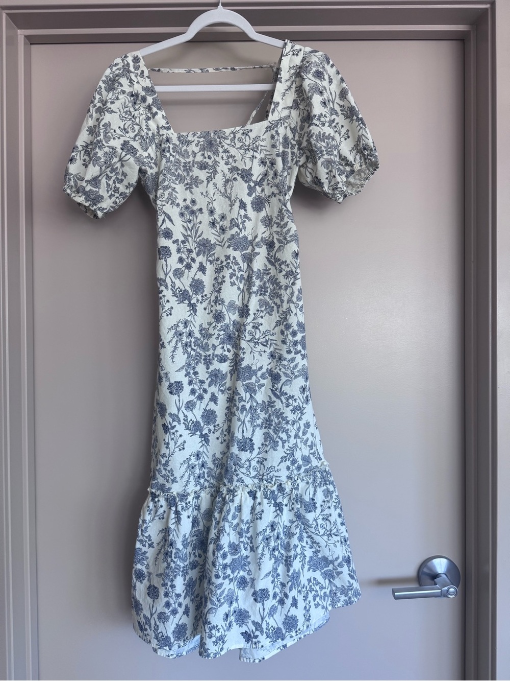 Just Found Puff-Sleeve Square-Neck Midi Dress in Cream and Blue Floral